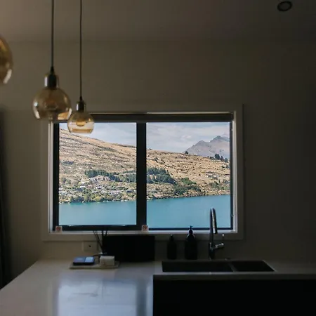 Bluewater Views Villa Queenstown Exterior photo